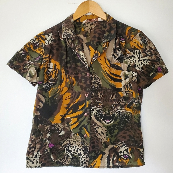 American Vintage Tops - Wild Cat Safari Camouflage Print Short Sleeve Collared Button Down Vintage Shirt
